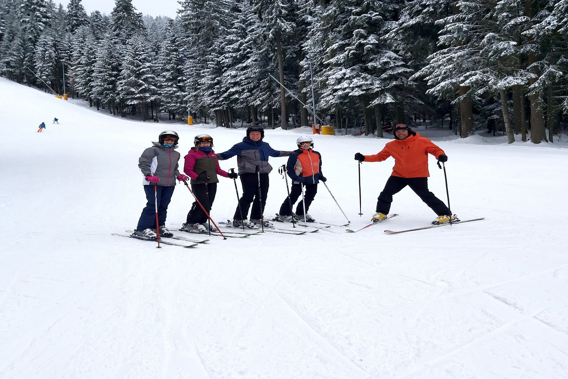 group-ski-lessons-in-borovets-bulgaria